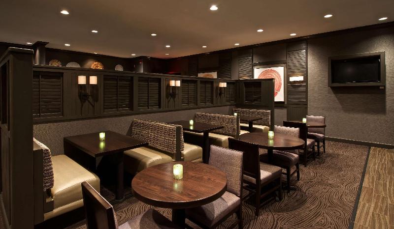 هتل Embassy Suites Syracuse