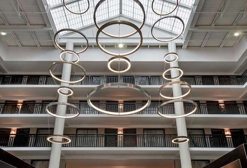 هتل Embassy Suites Syracuse