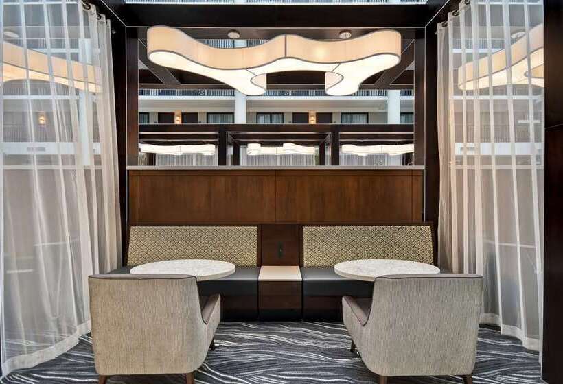 هتل Embassy Suites Syracuse