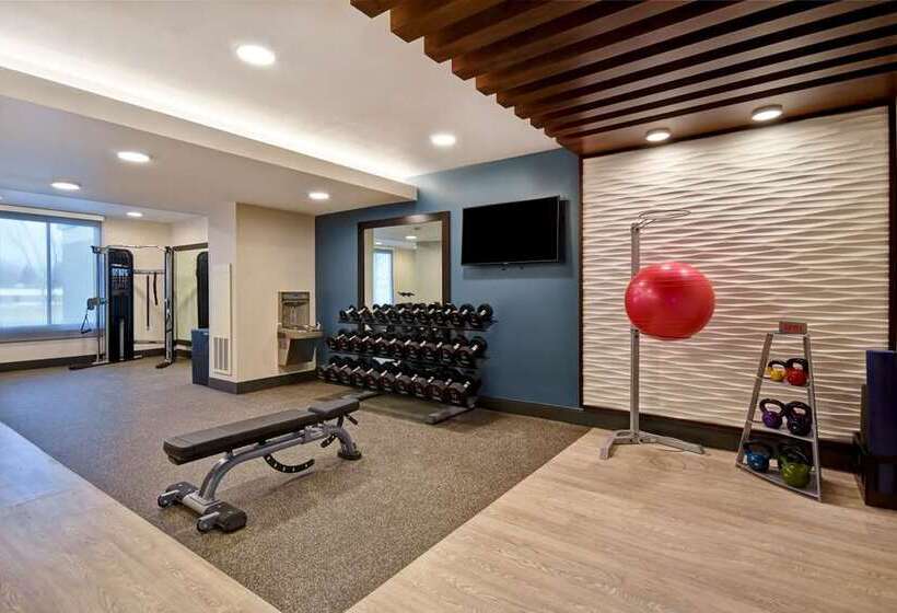 هتل Embassy Suites Syracuse