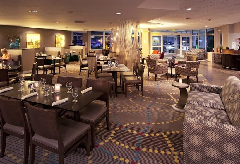 هتل Fairfield By Marriott Issaquah