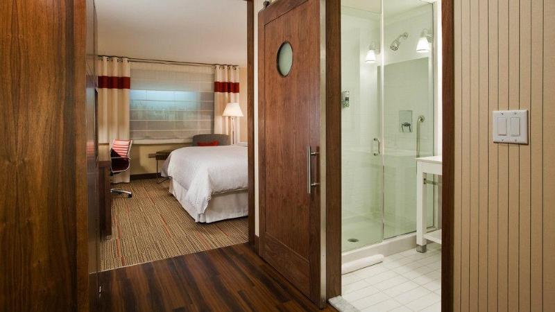 هتل Four Points By Sheraton Little Rock Midtown