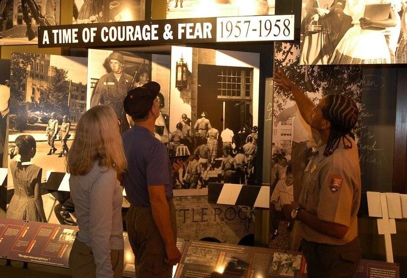 هتل Four Points By Sheraton Little Rock Midtown