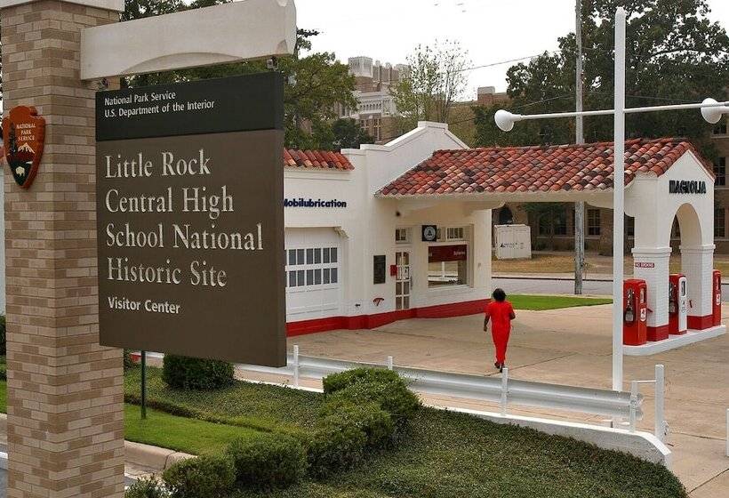 هتل Four Points By Sheraton Little Rock Midtown