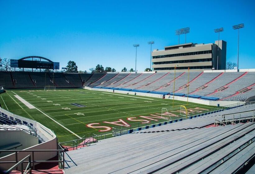 هتل Four Points By Sheraton Little Rock Midtown