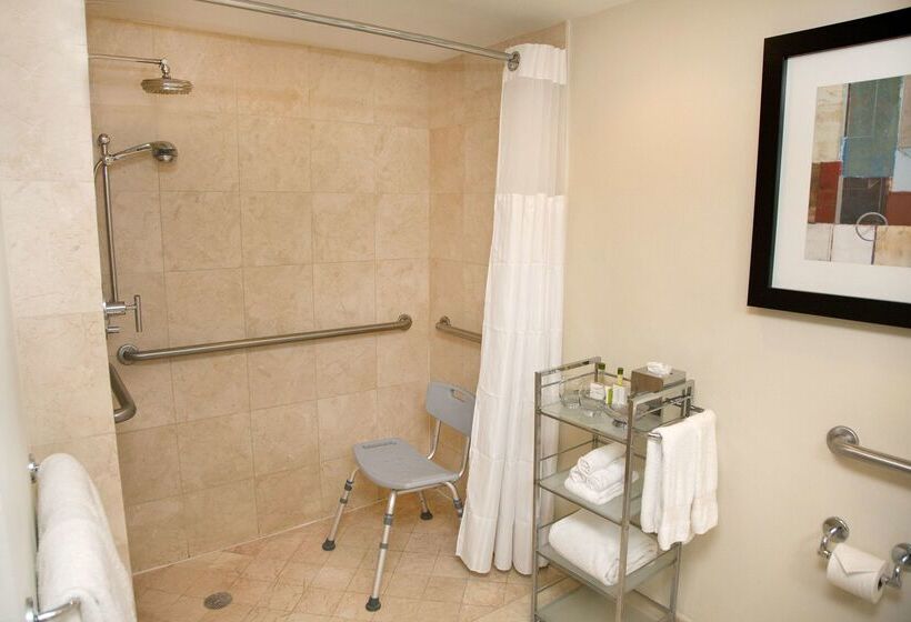 هتل Galleryone Doubletree Hilton Gc Turtle Cove