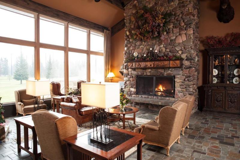 فندق Grouse Mountain Lodge