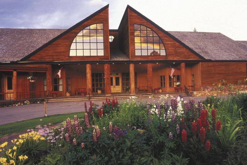 בית מלון כפרי Grouse Mountain Lodge