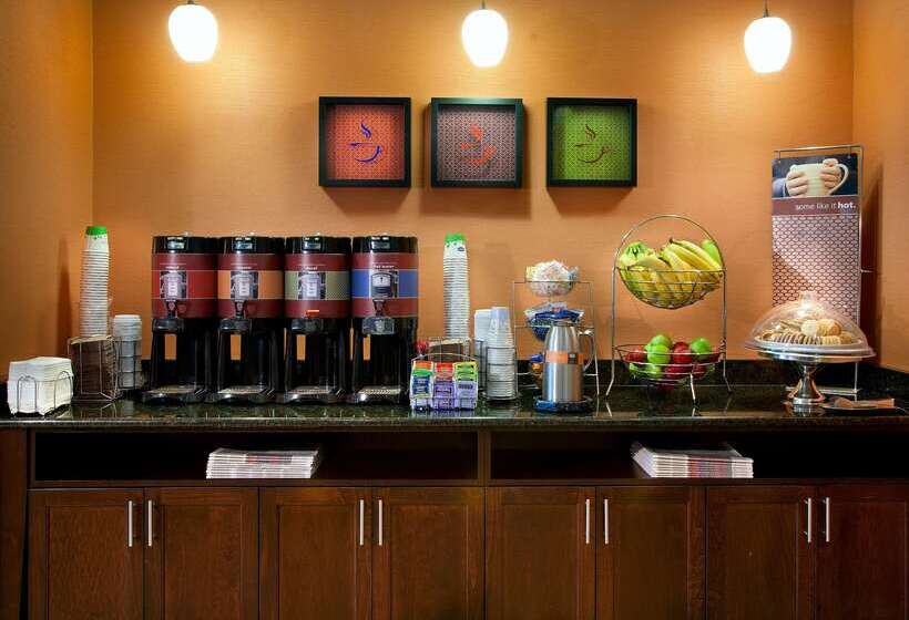 هتل Hampton Inn Alexandria/pentagon South