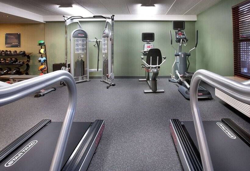هتل Hampton Inn Alexandria/pentagon South