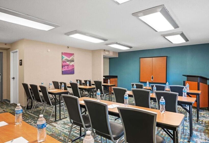 호텔 Hampton Inn Cleveland Westlake
