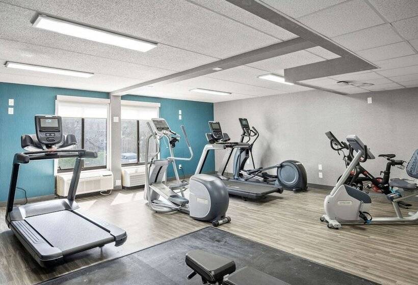 호텔 Hampton Inn Cleveland Westlake