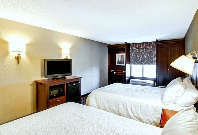Отель Hampton Inn College Station