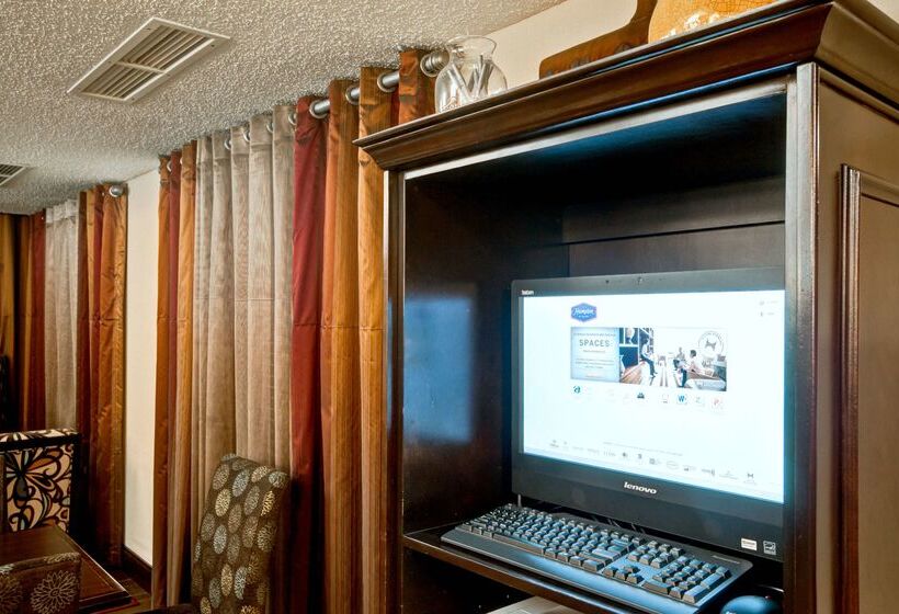 בית מלון כפרי Hampton Inn College Station