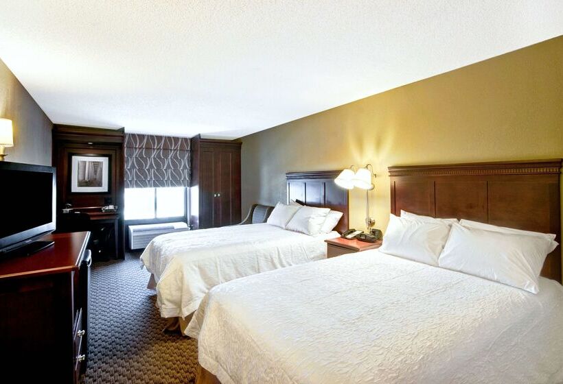 בית מלון כפרי Hampton Inn College Station