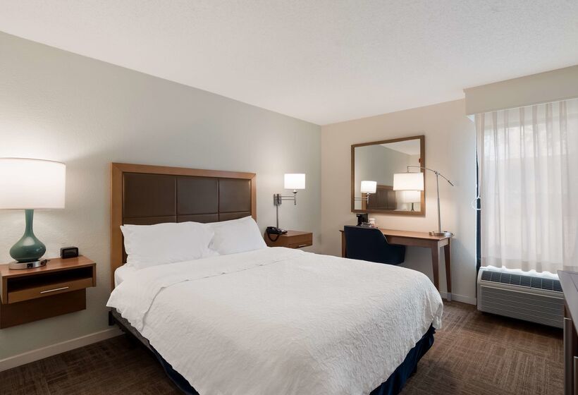 هتل Hampton Inn Columbiai26 Airport