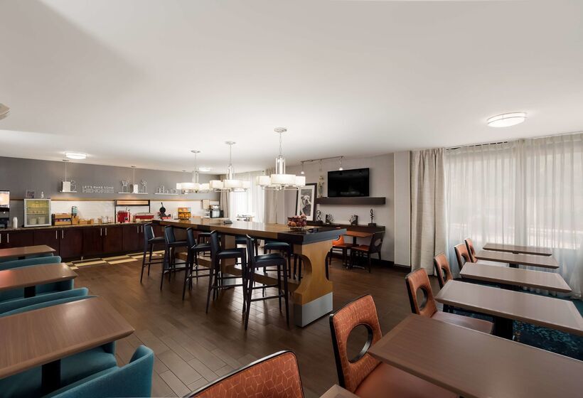 هتل Hampton Inn Columbia I26 Airport