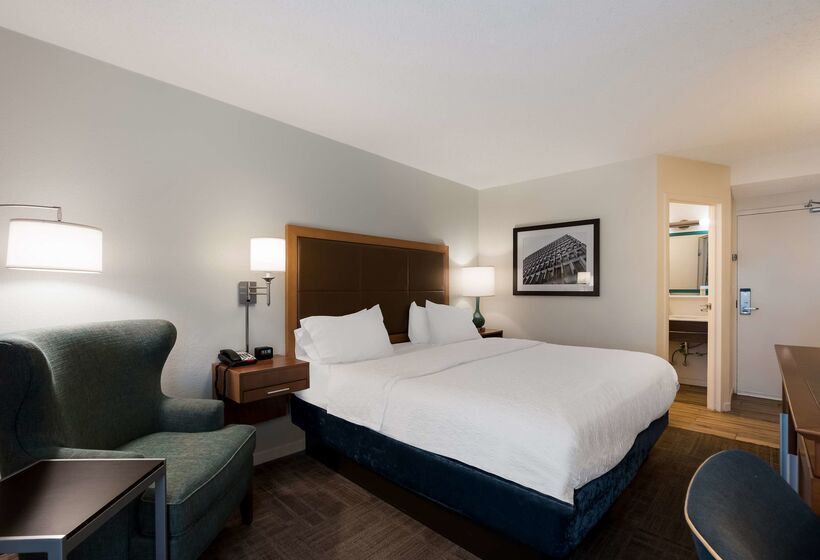 هتل Hampton Inn Columbia I26 Airport