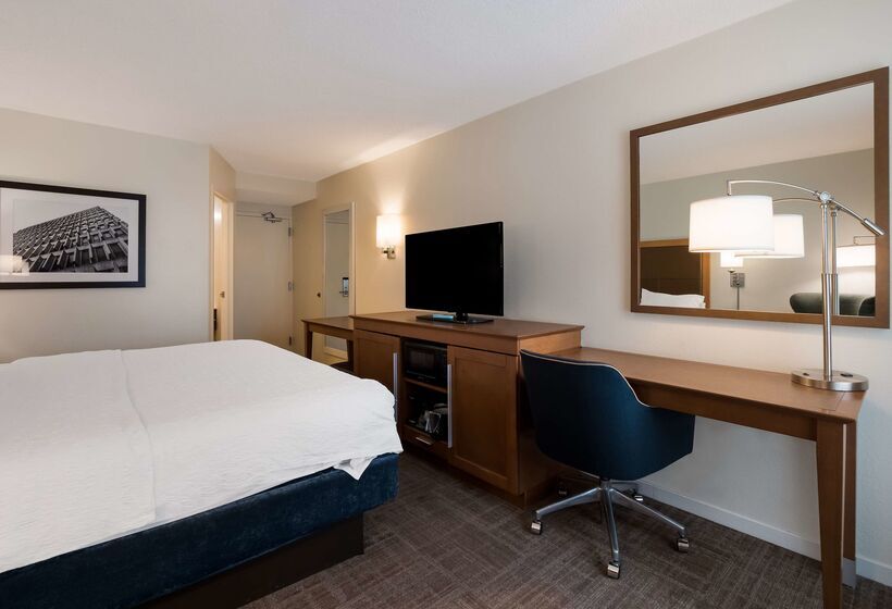 هتل Hampton Inn Columbia I26 Airport