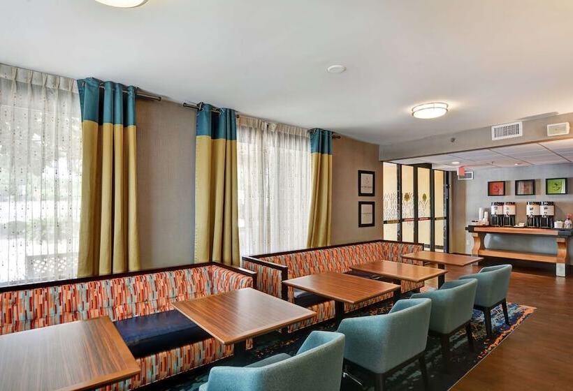 هتل Hampton Inn Columbia I26 Airport