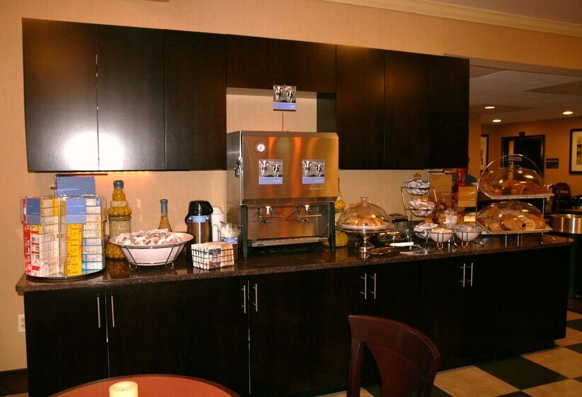 هتل Hampton Inn Dalton