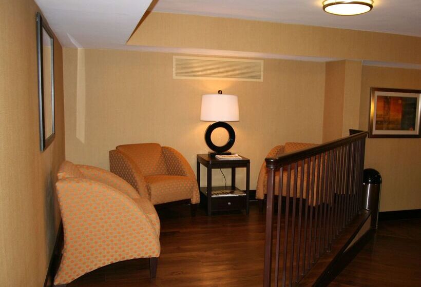 هتل Hampton Inn Dalton