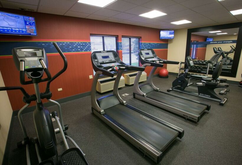 هتل Spark By Hilton Green Bay