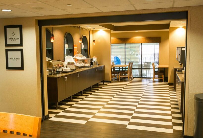 هتل Spark By Hilton Green Bay