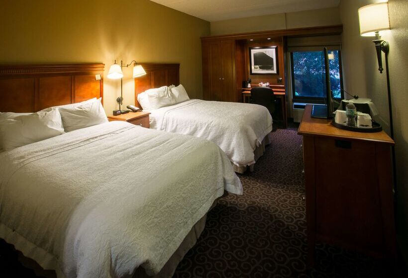 هتل Spark By Hilton Green Bay