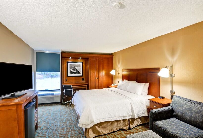 فندق Hampton Inn Hendersonville