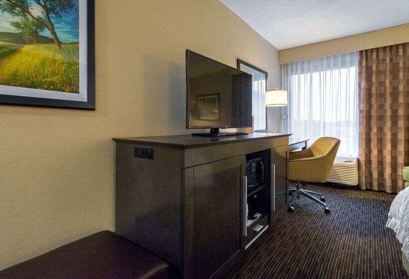 Отель Hampton Inn Meridian