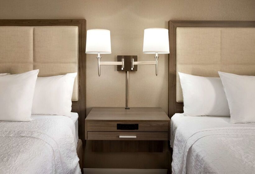 هتل Hampton Inn Philadelphia Mt. Laurel