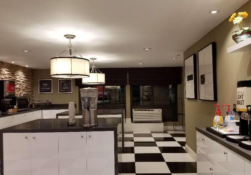 هتل Hampton Inn San Diegokearny Mesa