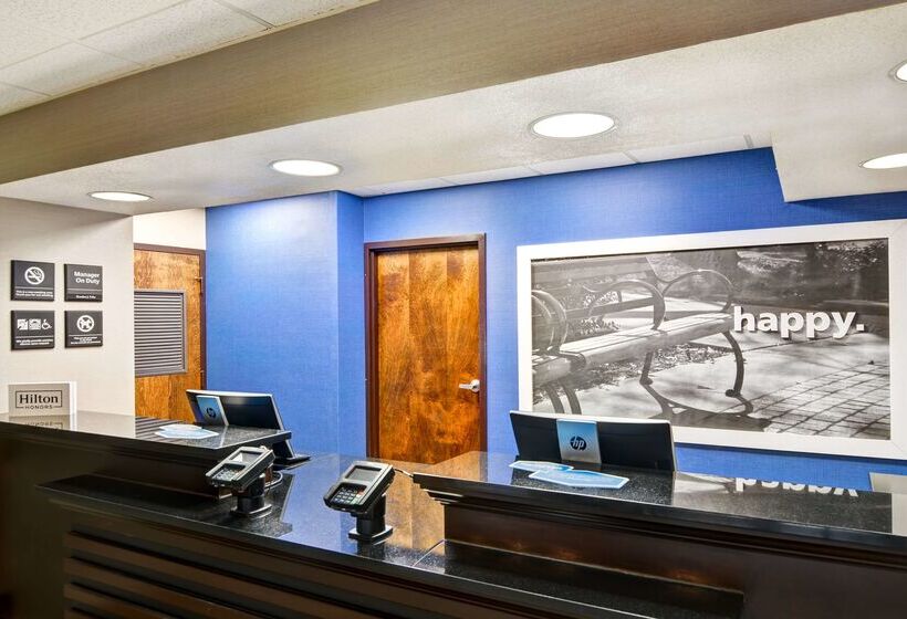 هتل Hampton Inn State College