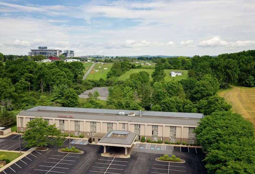 هتل Hampton Inn State College