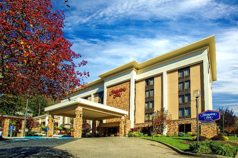 هتل Hampton Inn Wheeling