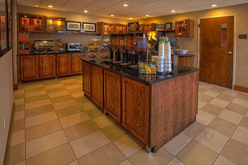 هتل Hampton Inn Wheeling