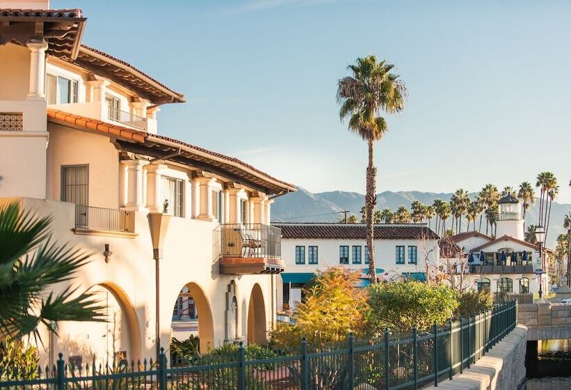 هتل Harbor View Inn