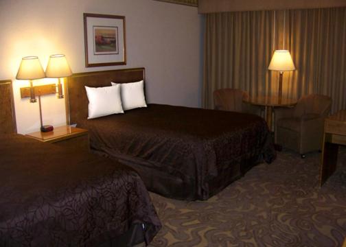 هتل High Desert Inn