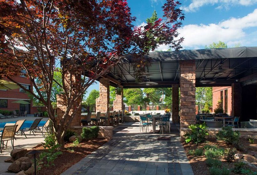هتل Doubletree By Hilton Akron Fairlawn
