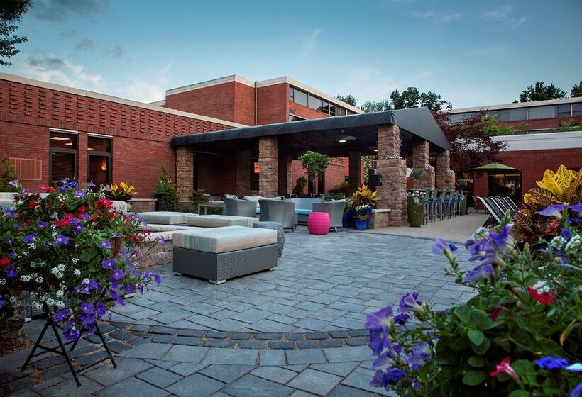 هتل Doubletree By Hilton Akron Fairlawn