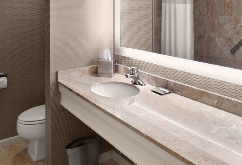 هتل Doubletree By Hilton Akron Fairlawn