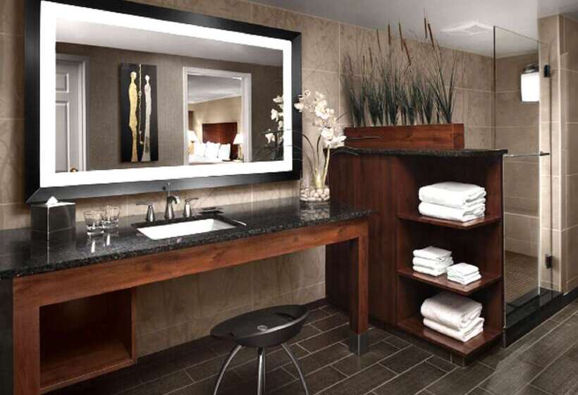 هتل Doubletree By Hilton Akron Fairlawn