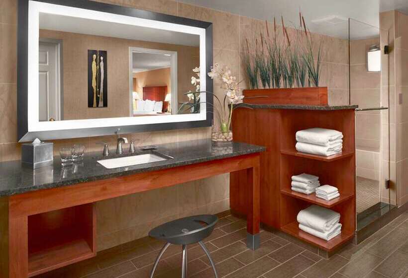 هتل Doubletree By Hilton Akron Fairlawn