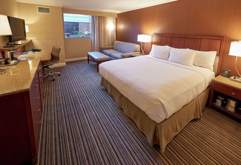 هتل Doubletree By Hilton Akron Fairlawn