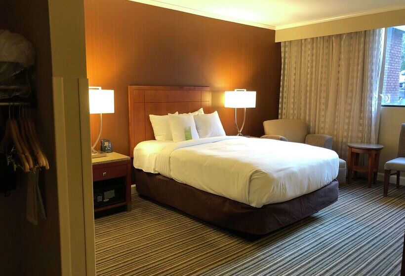 هتل Doubletree By Hilton Akron Fairlawn