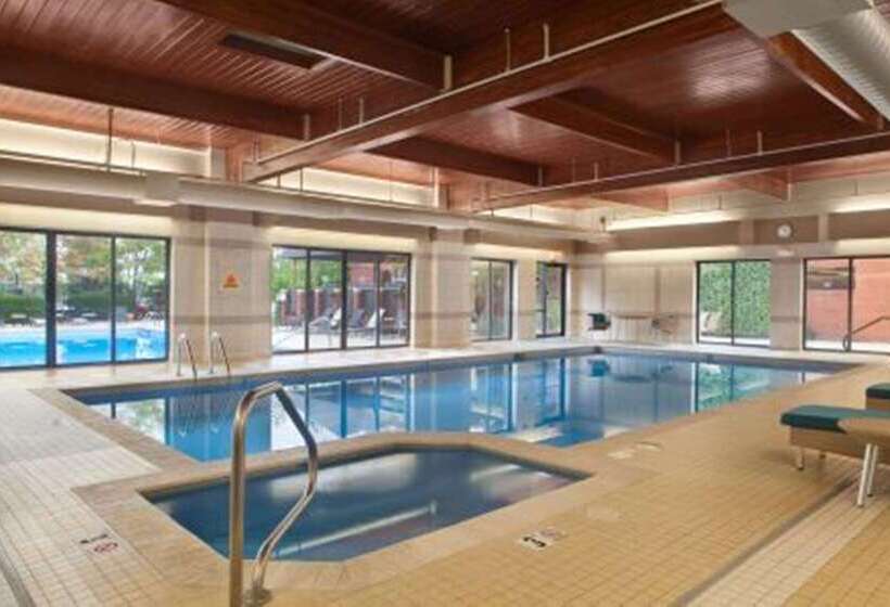 هتل Doubletree By Hilton Akron Fairlawn