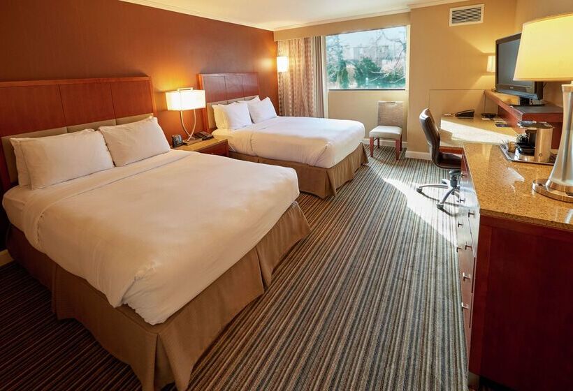 هتل Doubletree By Hilton Akron Fairlawn