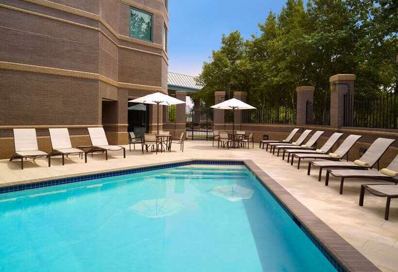 فندق Hilton Atlanta Northeast