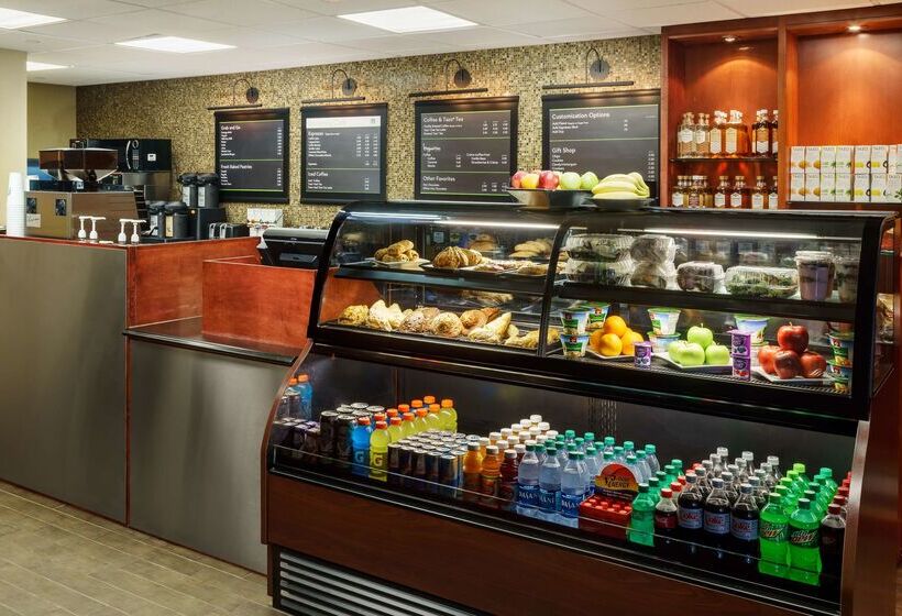 هتل Hilton Charlotte University Place